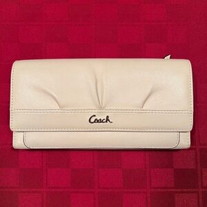 Coach Off-White Women's Wallet